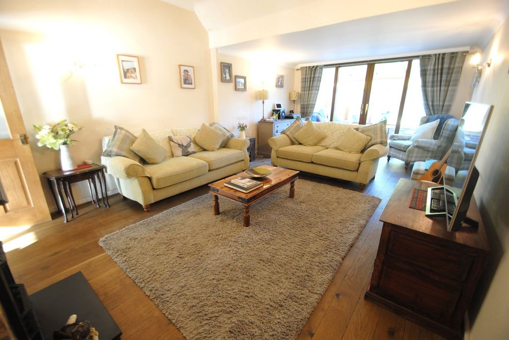 Property photo 3 of 25