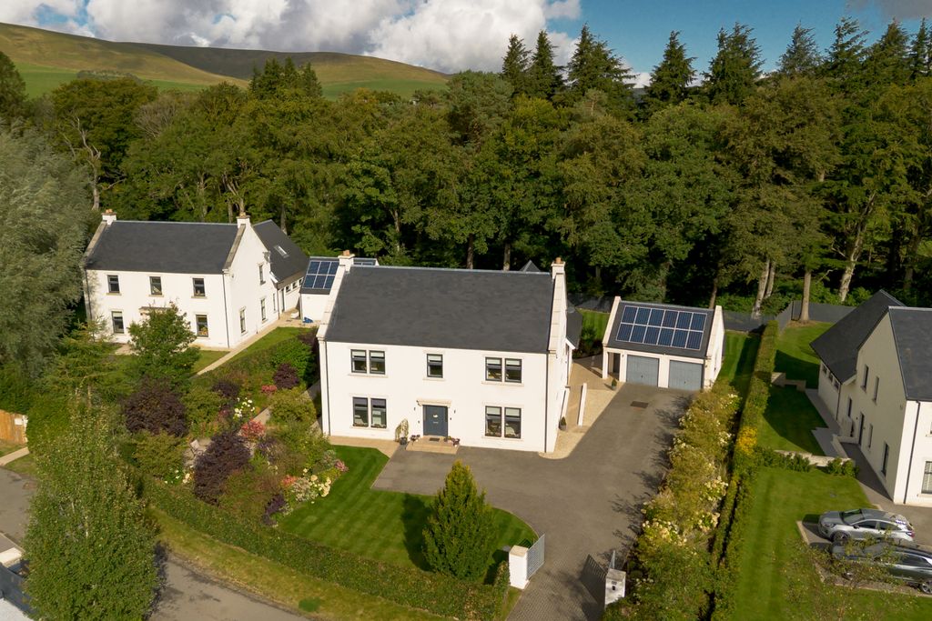 Property photo 1 of 46 Rutherford Gardens, West Linton, Scottish Borders, Eh46 7Ap
