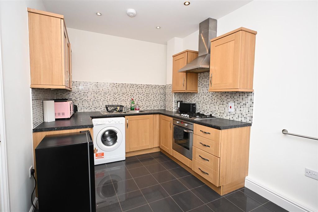 Property photo 2 of 14 Kitchen