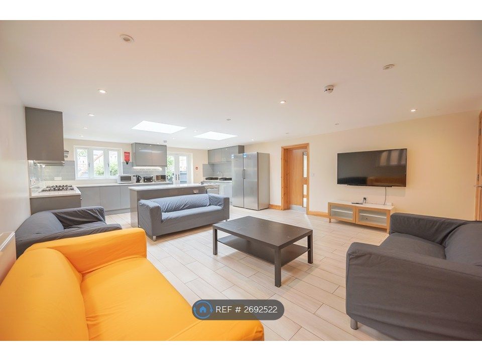 Property photo 1 of 21 Living Area/Kitchen