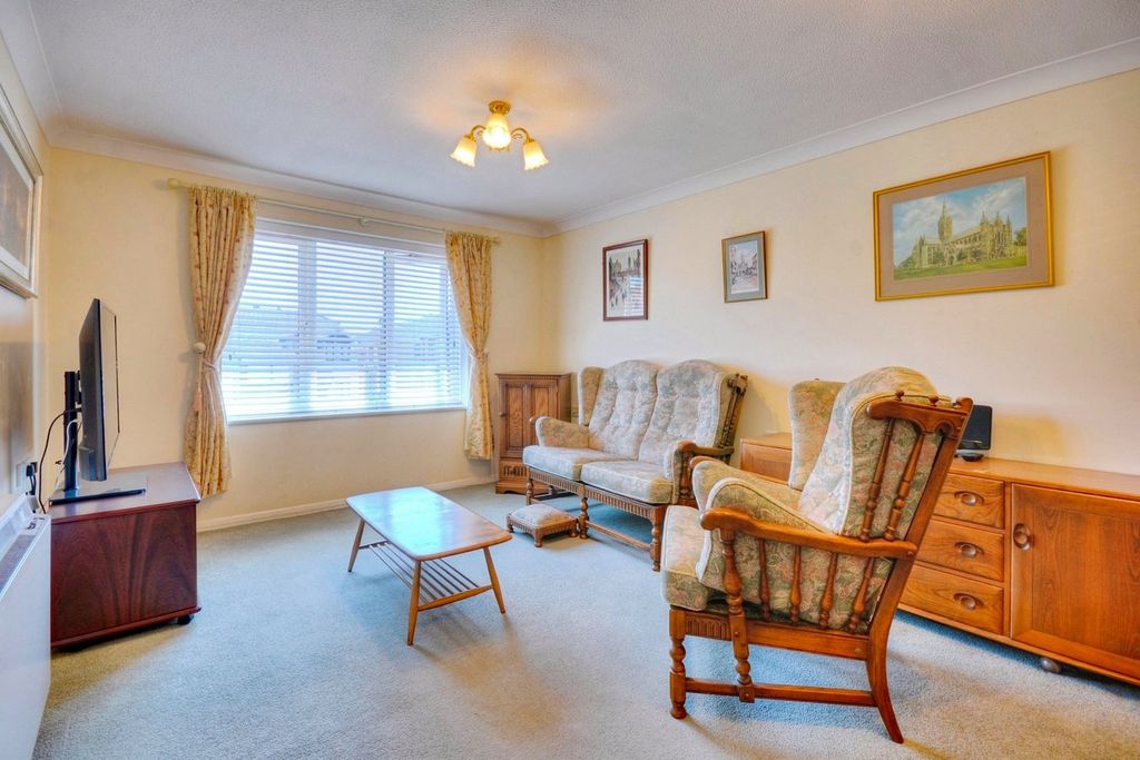 Property photo 2 of 15