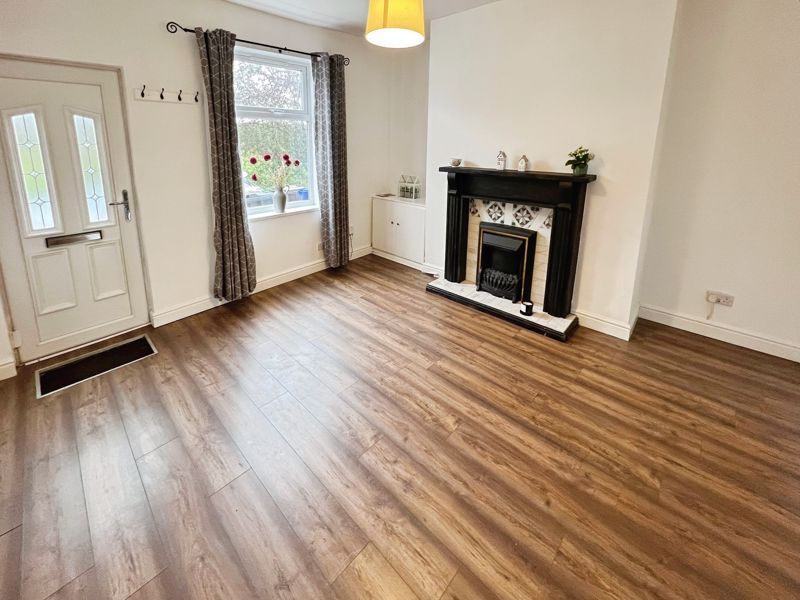 Property photo 2 of 18 Lounge