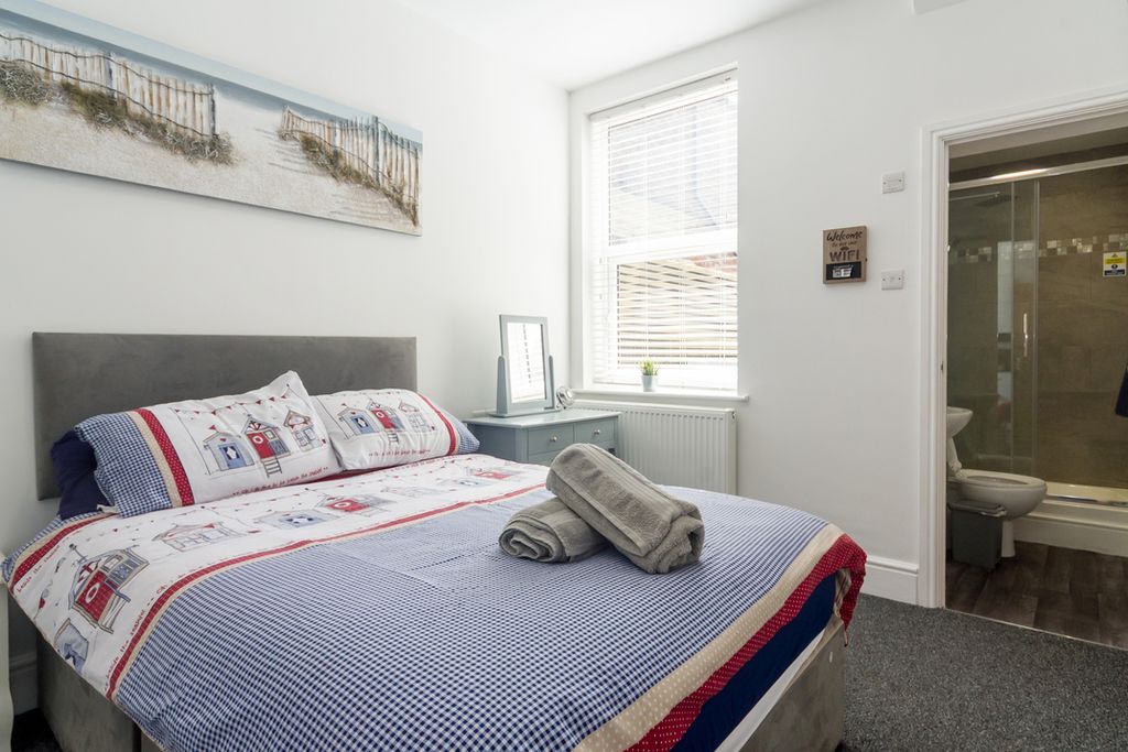 Property photo 2 of 40