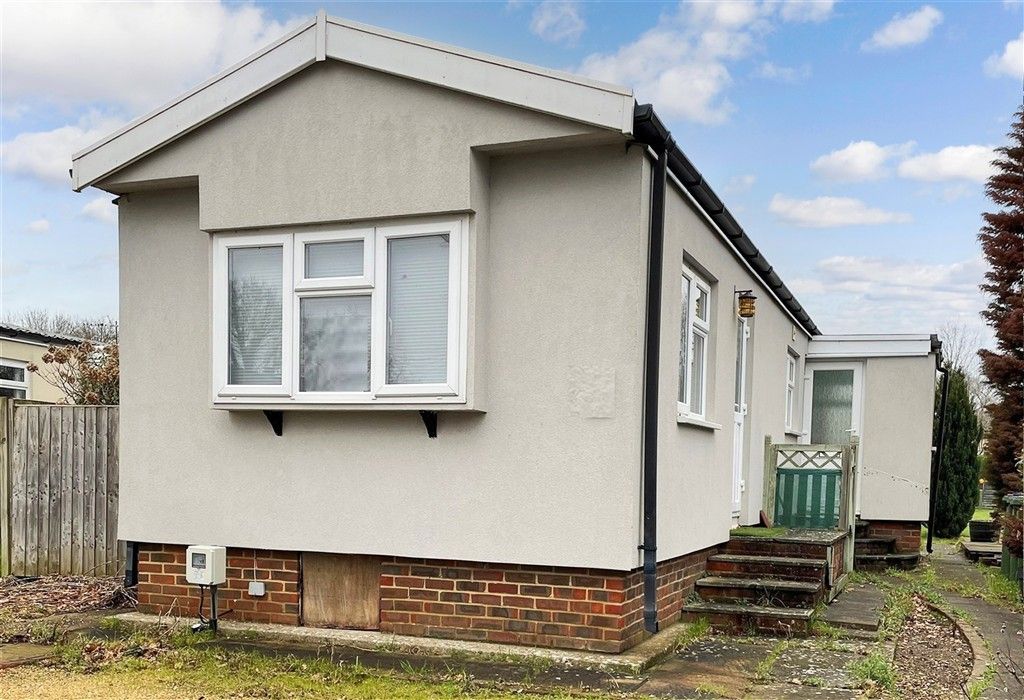 Property photo 1 of 6 Front