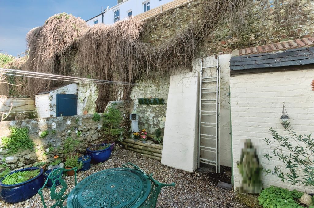 Property photo 3 of 24 Pbox-Img.Jpg