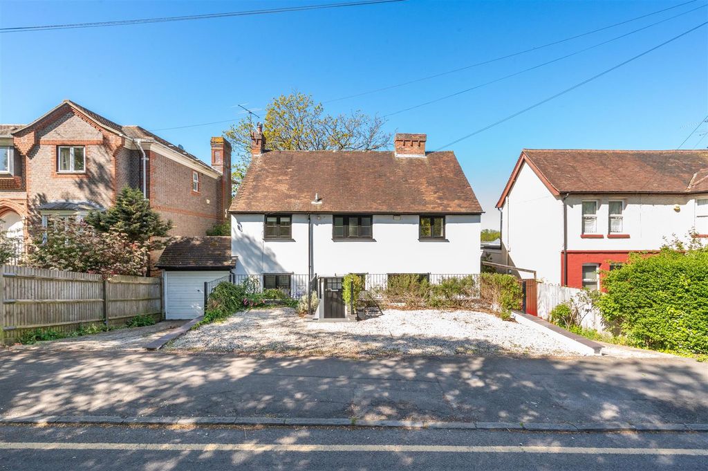 Property photo 1 of 24 40, Northcourt Avenue-1.Jpg