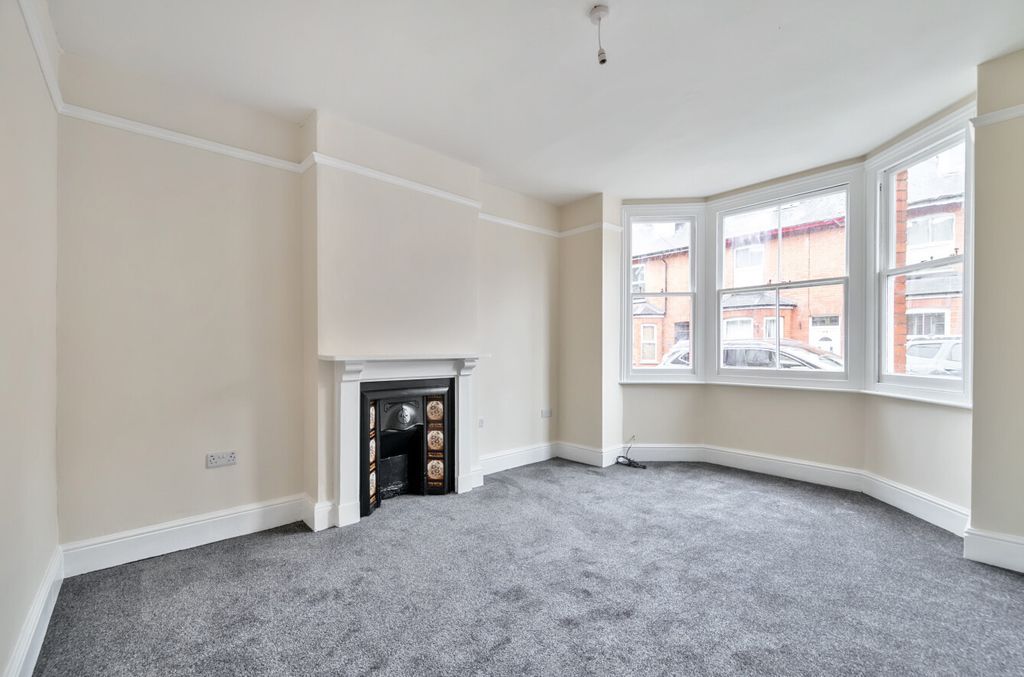 Property photo 2 of 17 Seddons Tiverton
