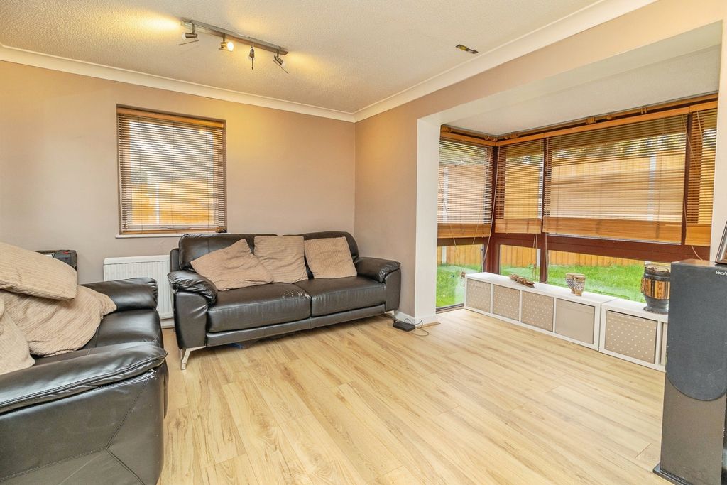 Property photo 2 of 17 Photo