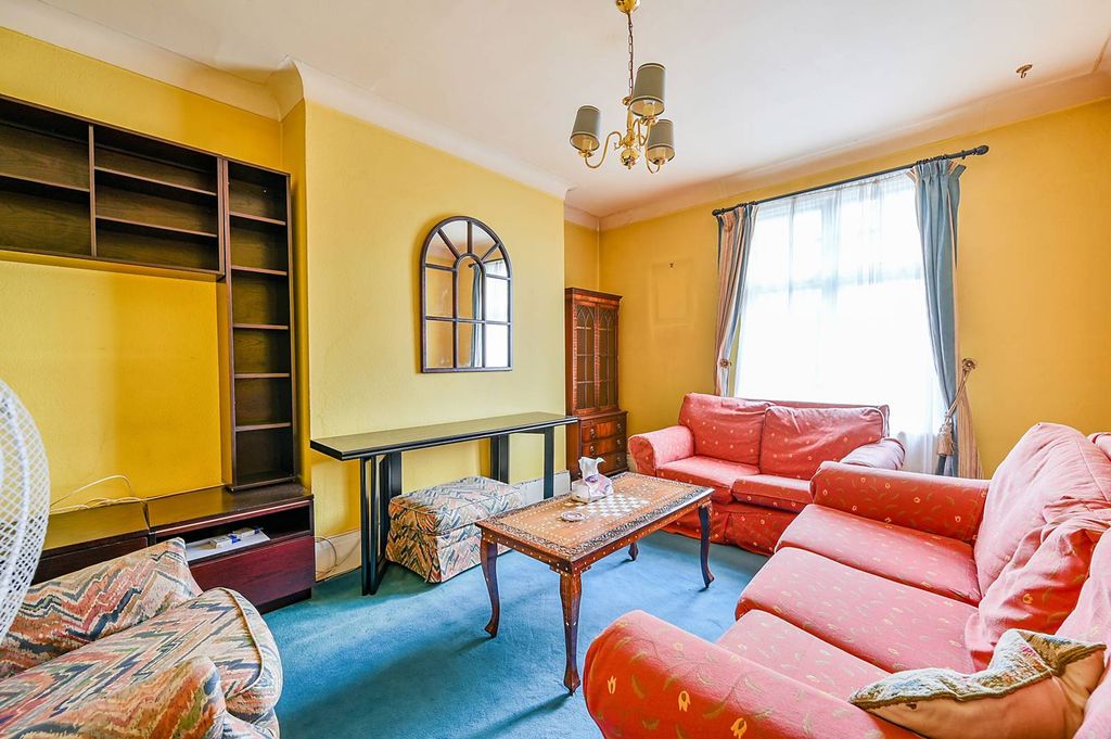 Property photo 3 of 9