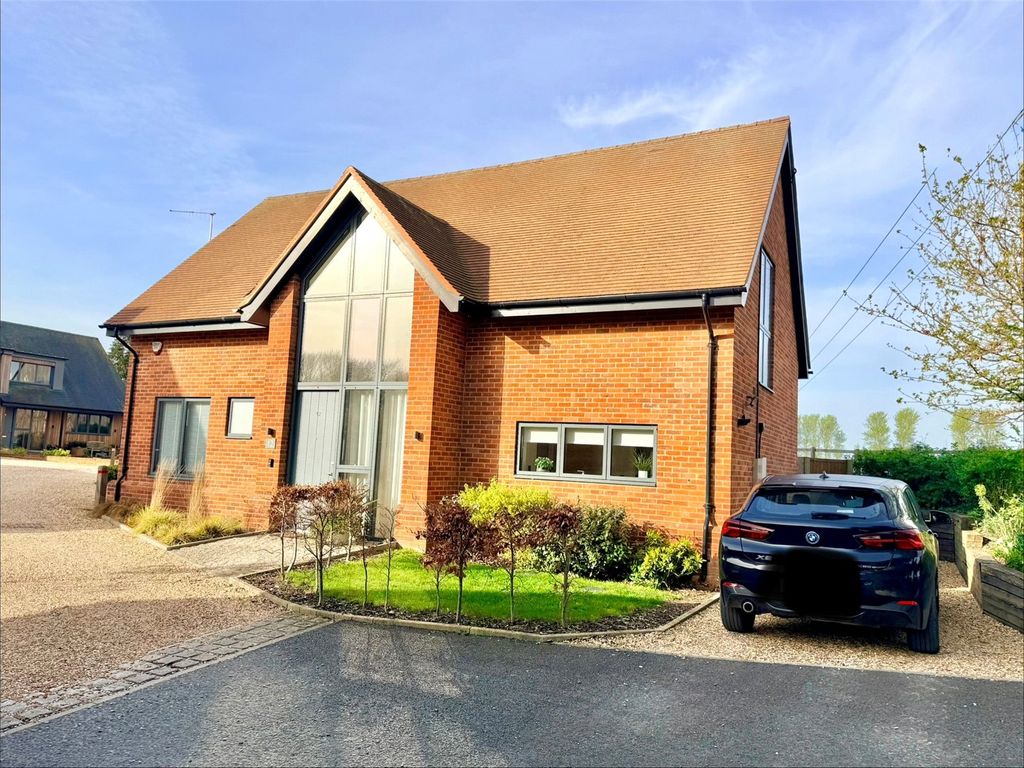 Property photo 1 of 20 Picture No. 04