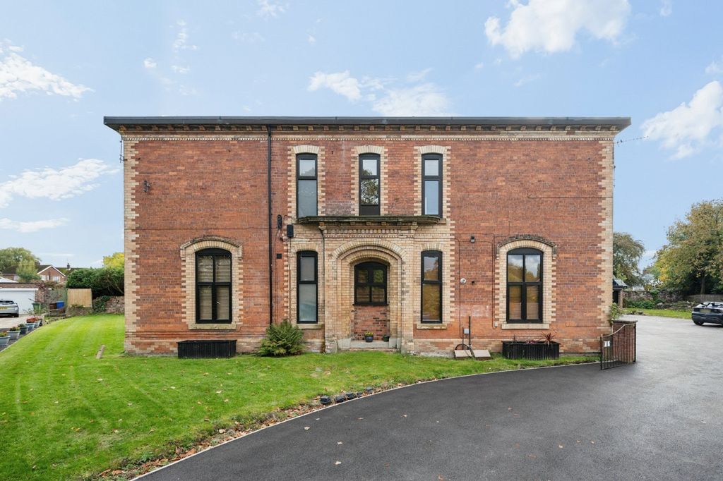 Property photo 2 of 12 Exterior