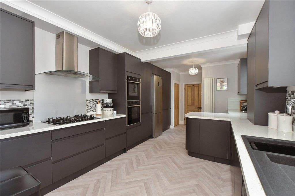Property photo 2 of 17 Kitchen