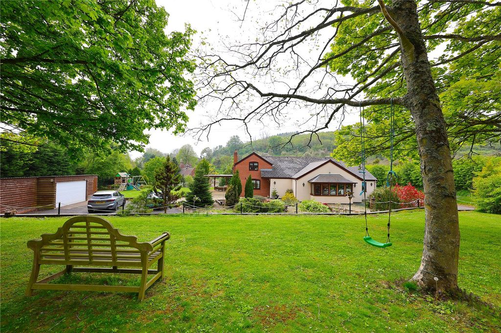 Property photo 3 of 34 Picture No. 14