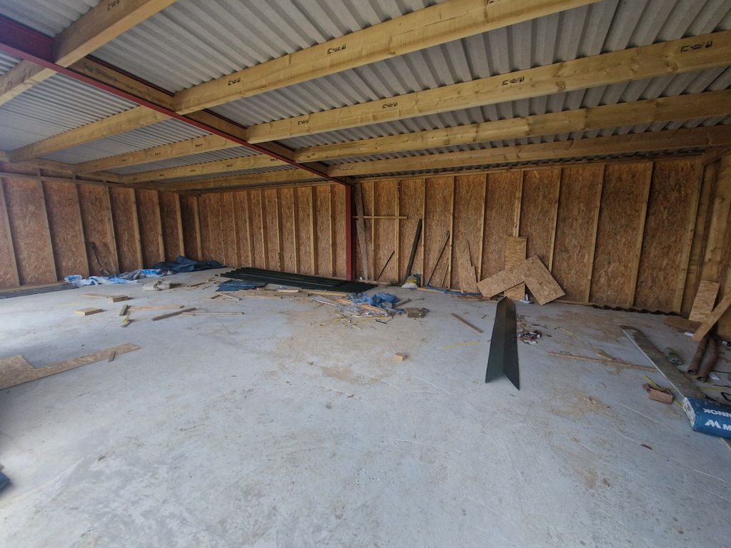 Property photo 2 of 6