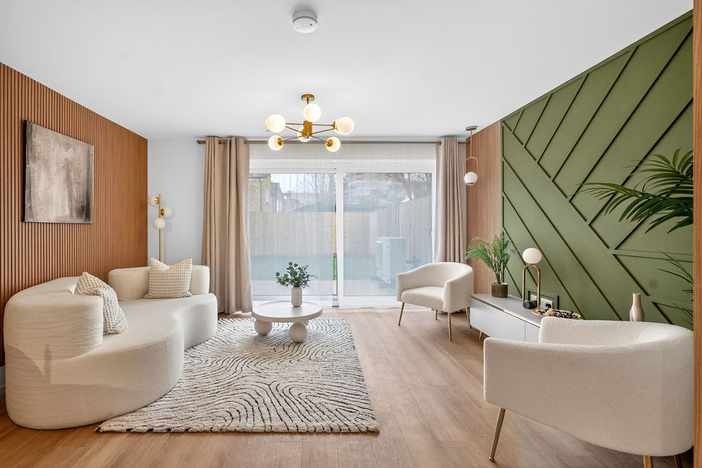 Property photo 2 of 13