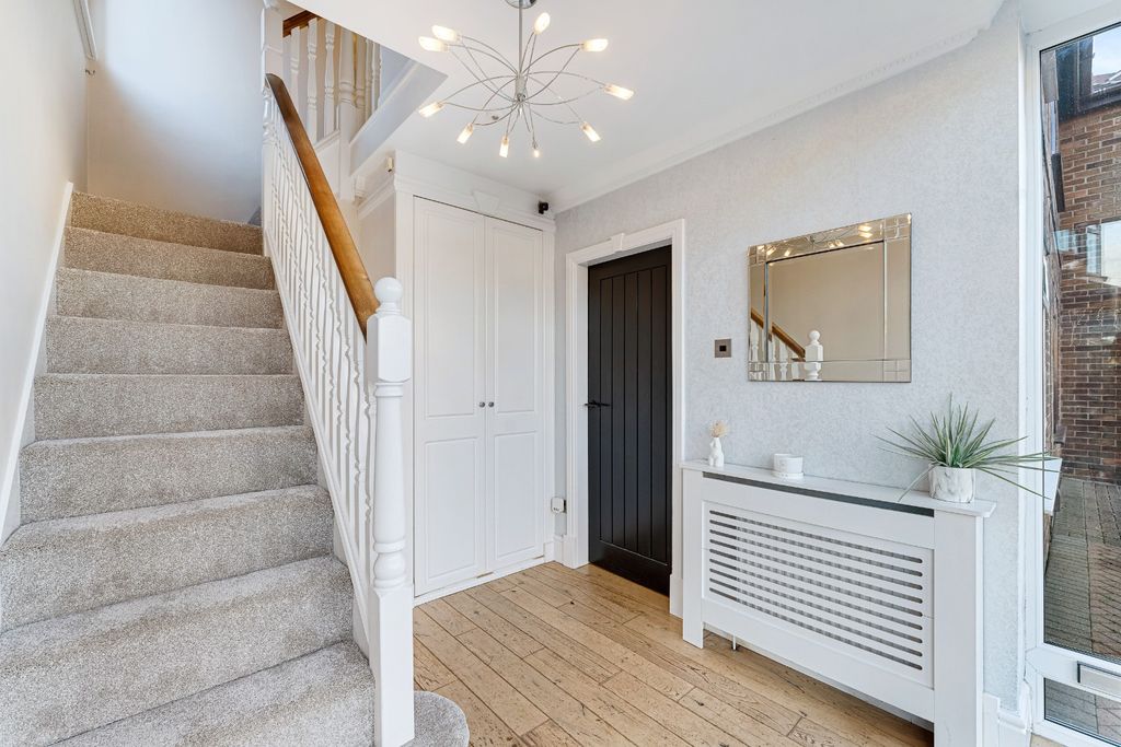 Property photo 3 of 33 4724526