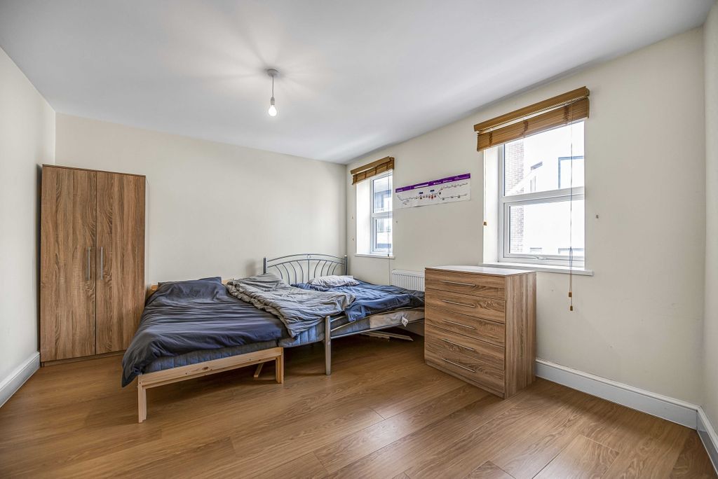 Property photo 2 of 9 1 (5)
