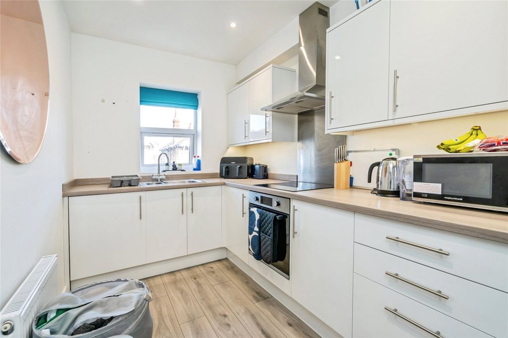 Property photo 2 of 13 Picture No. 16