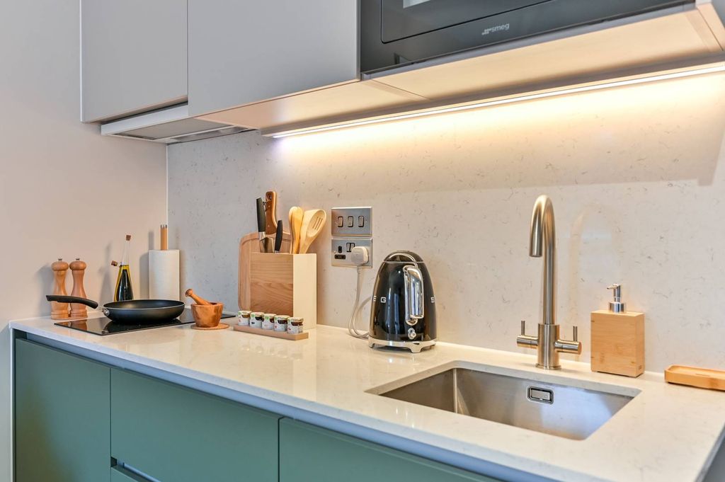 Property photo 1 of 23