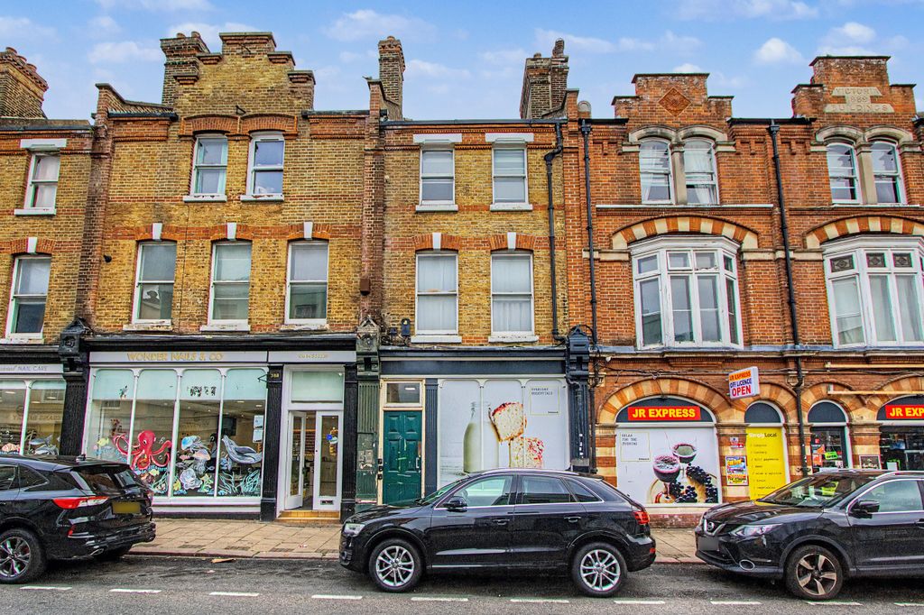 Property photo 1 of 12 Flat 1, 386 High Street Rochester, Rochester, Kent, Me1 1Dj