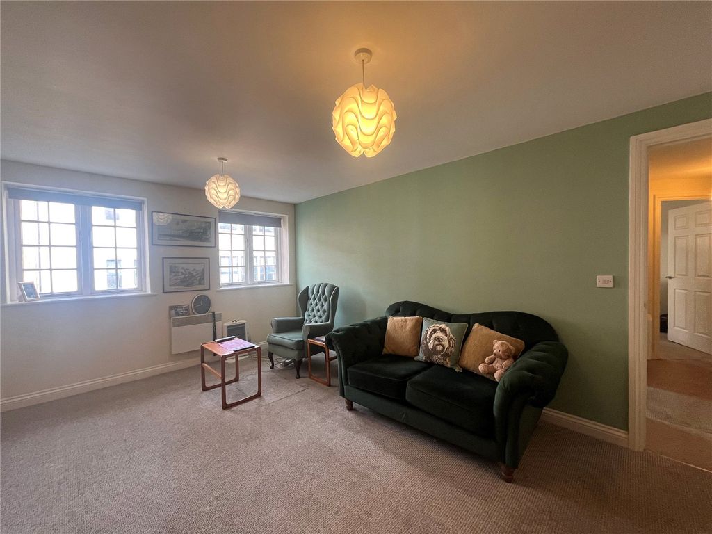 Property photo 2 of 24 Picture No. 52