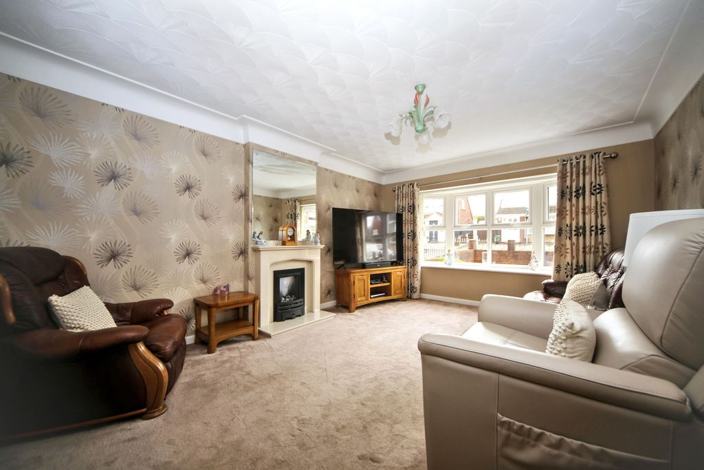 Property photo 2 of 25