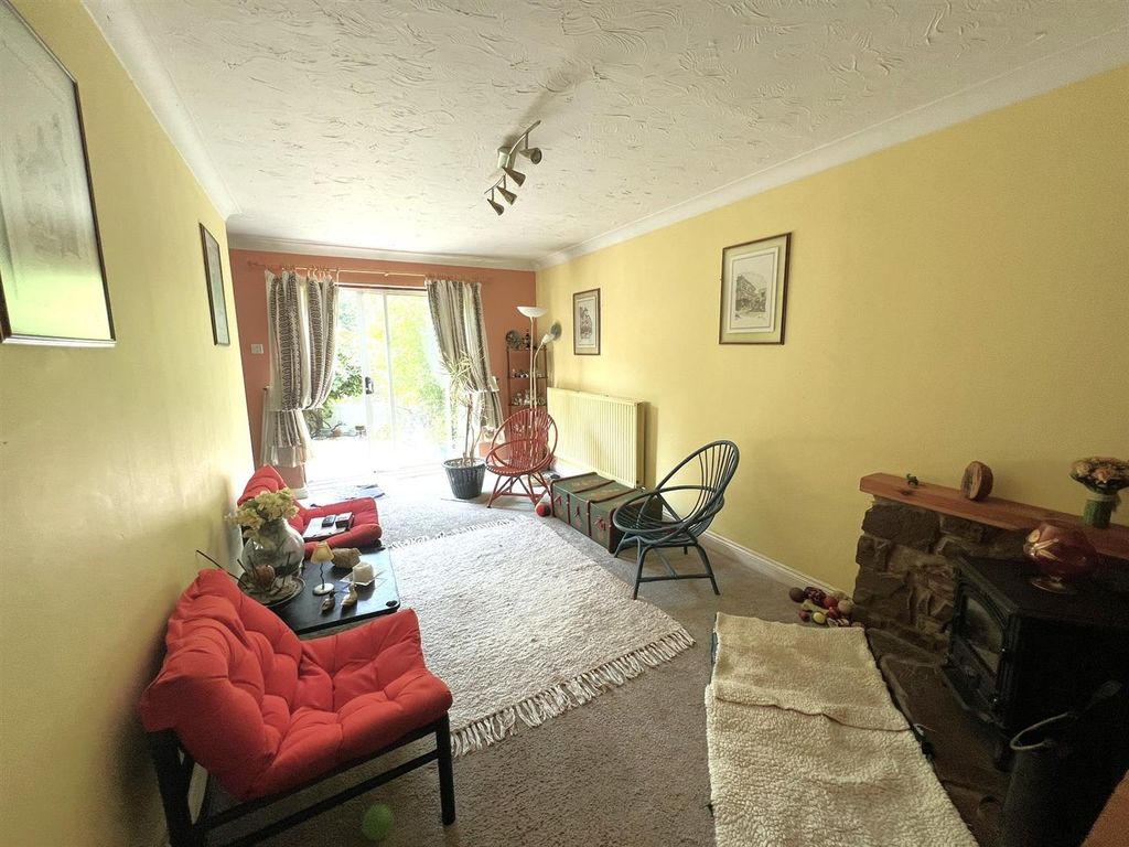 Property photo 3 of 17
