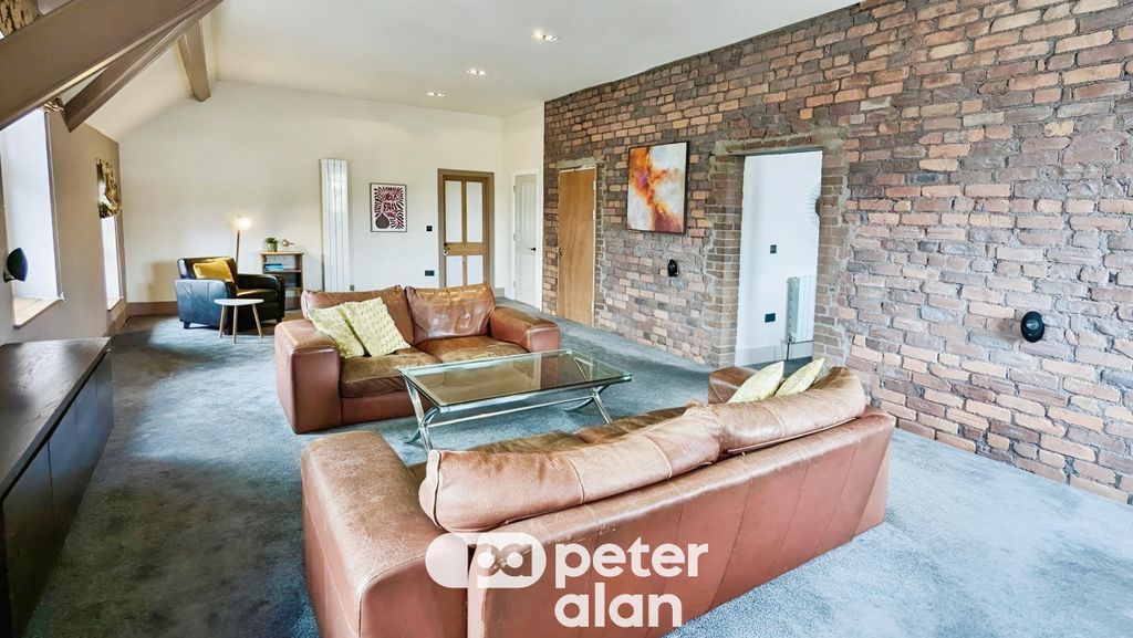 Property photo 2 of 16 Image