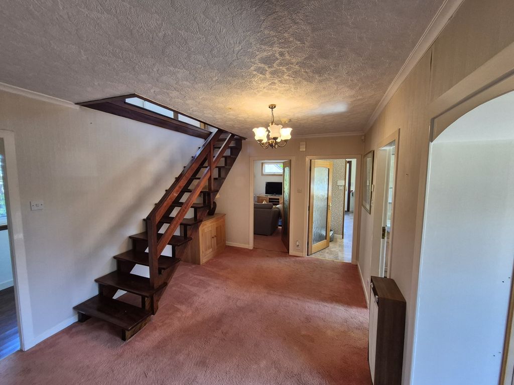 Property photo 3 of 16 Inner Hall