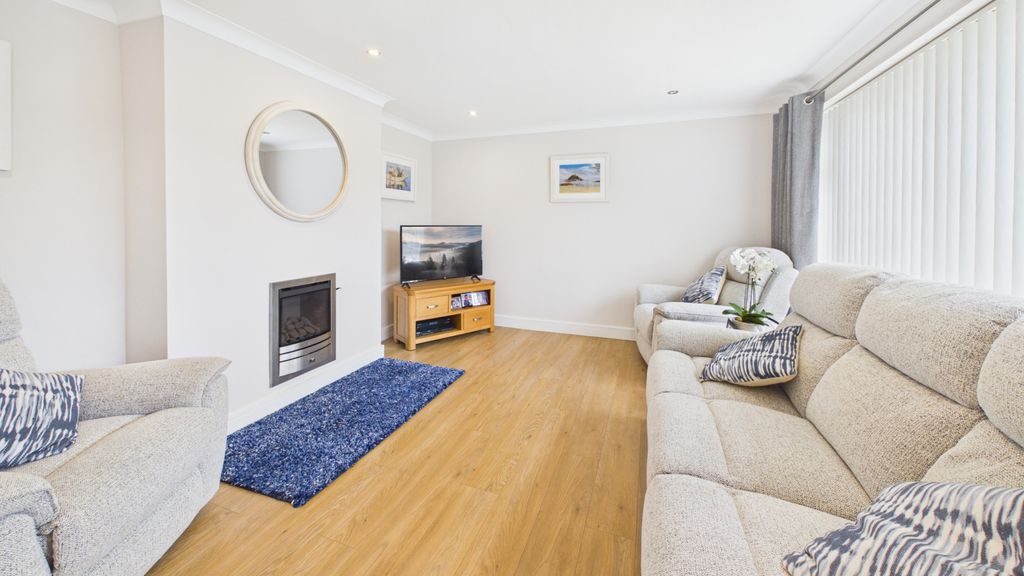 Property photo 3 of 13 Cam02926G0-Pr0358-Still005