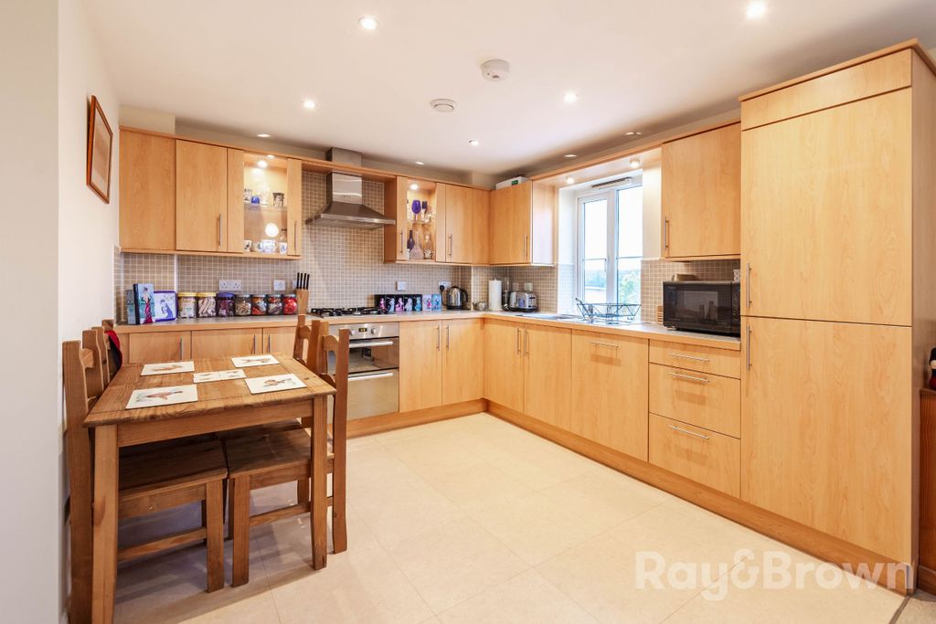 Property photo 3 of 45