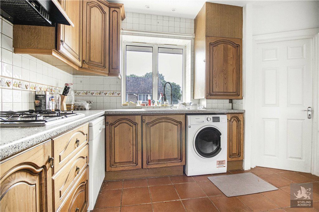 Property photo 3 of 21 Kitchen