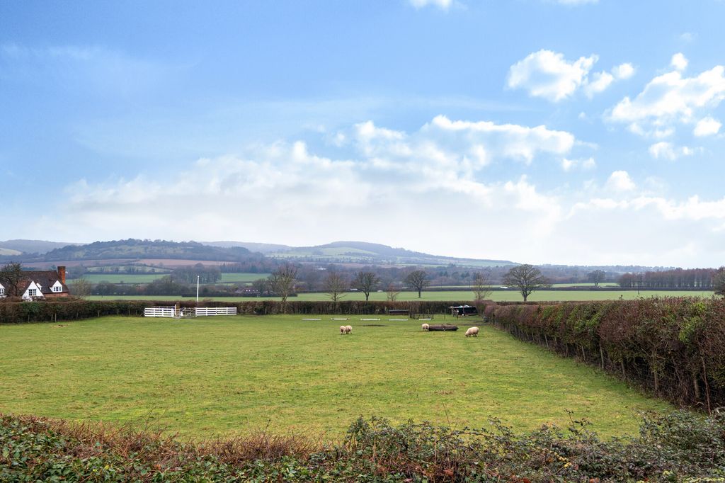 Property photo 2 of 25