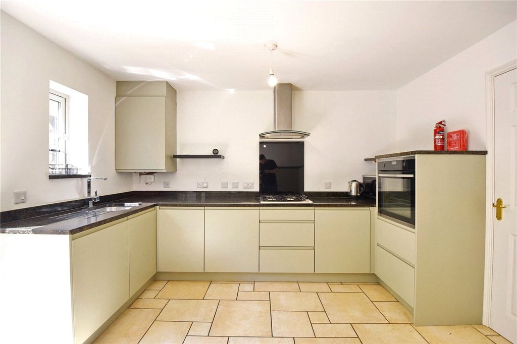 Property photo 3 of 8 Picture No. 04