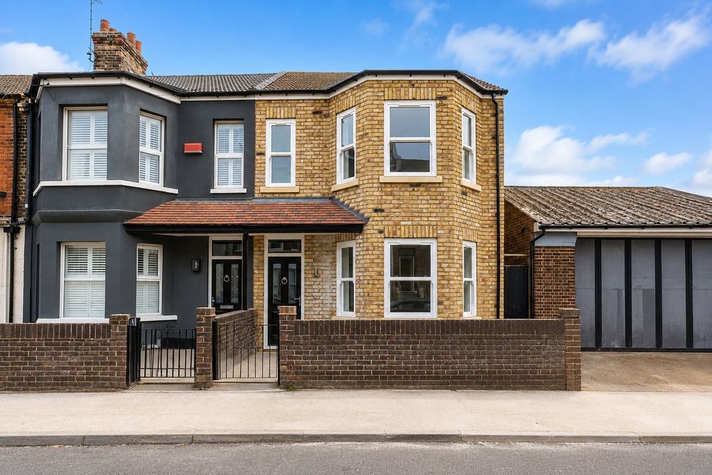 Property photo 1 of 17 Picture No. 01