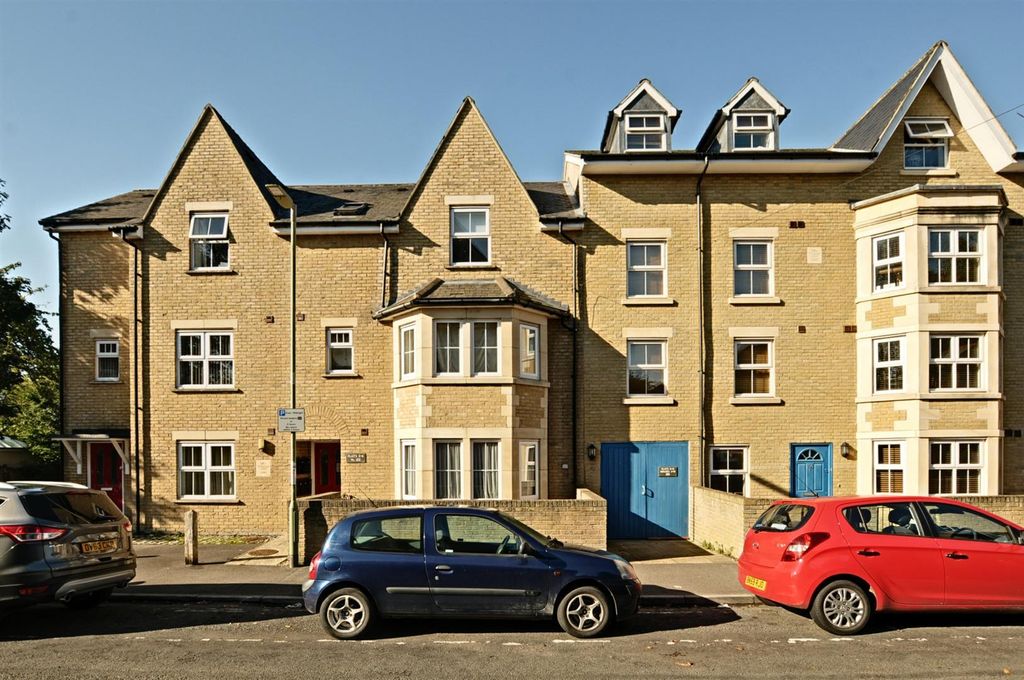 Property photo 1 of 4
