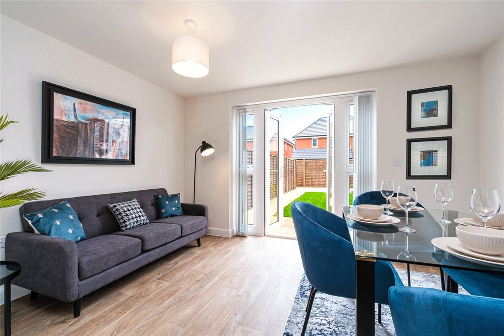 Property photo 3 of 11 Example Livingdining