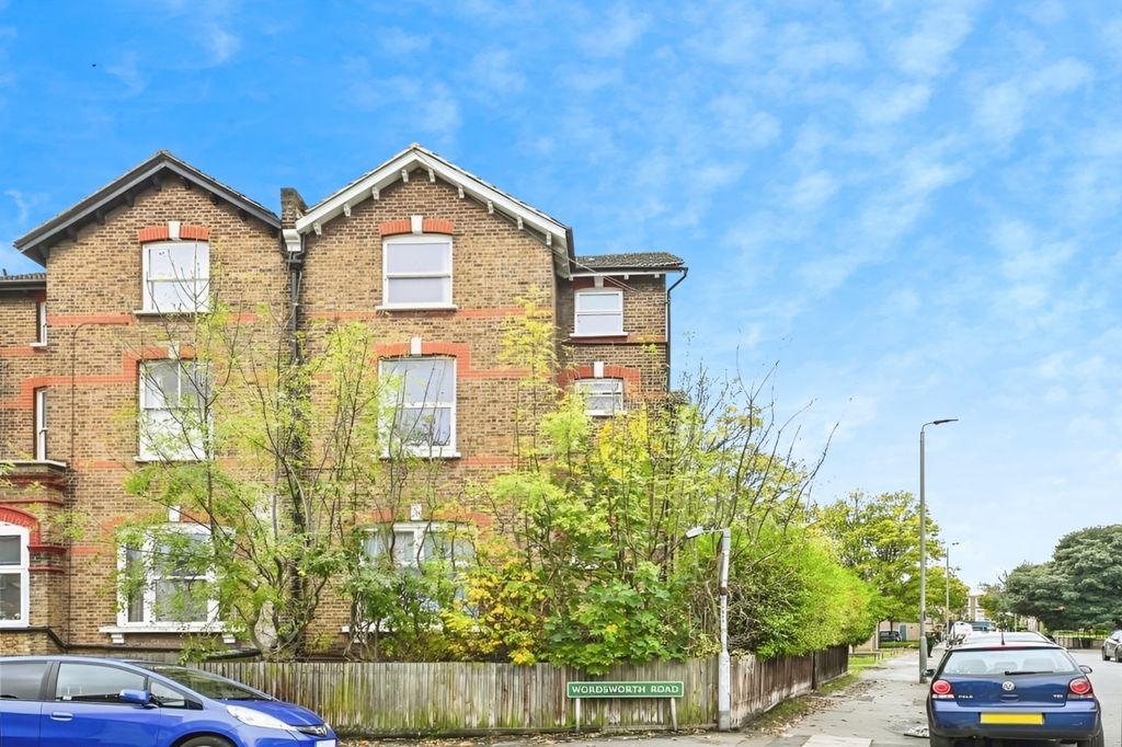 Property photo 1 of 12 F6E55A1F-External