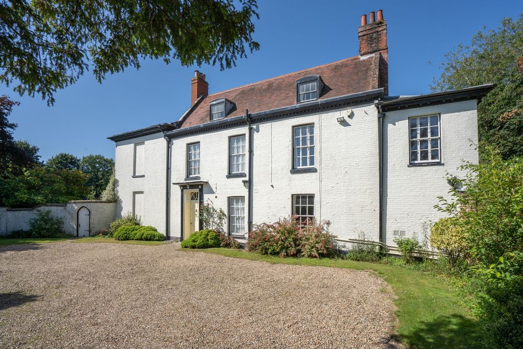 Property photo 1 of 36