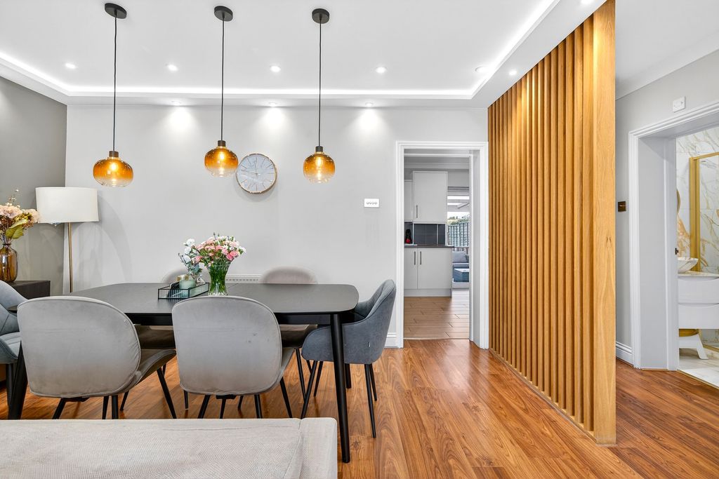 Property photo 2 of 18 Dining Room