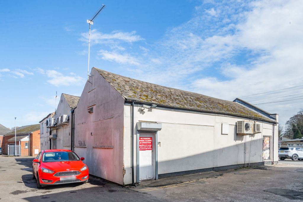 Property photo 3 of 12 4-7 Falcon Road, Wisbech, Cambridgeshire, Pe13 1Au