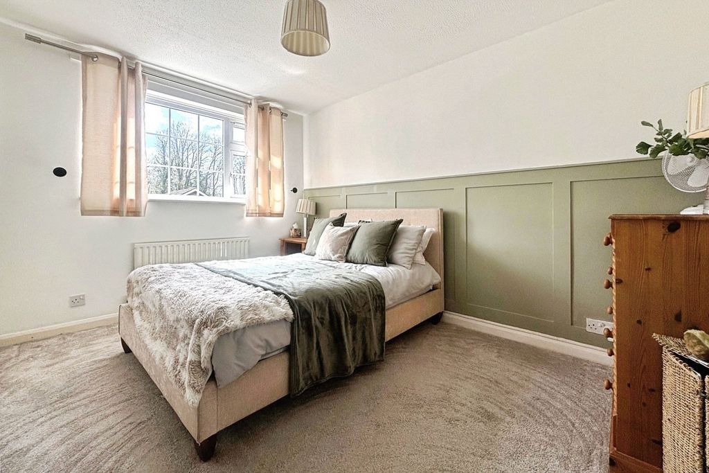 Property photo 3 of 8 Pbox-Img.Jpg