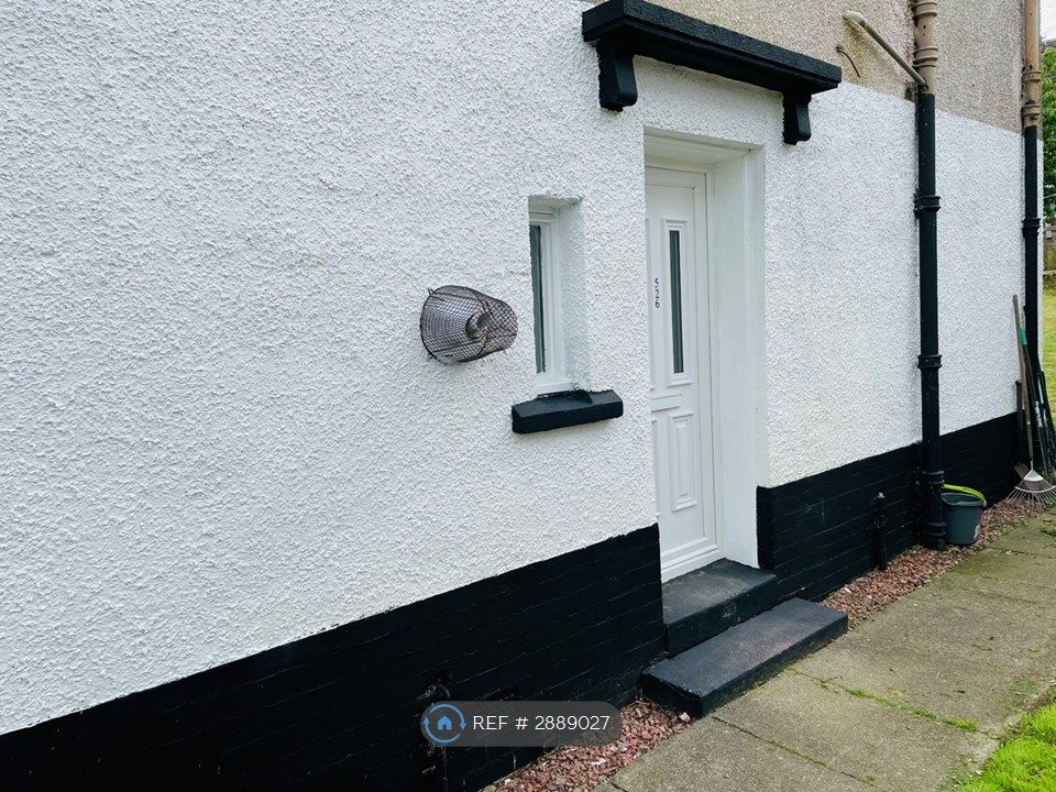 Property photo 1 of 13 Side Entrance