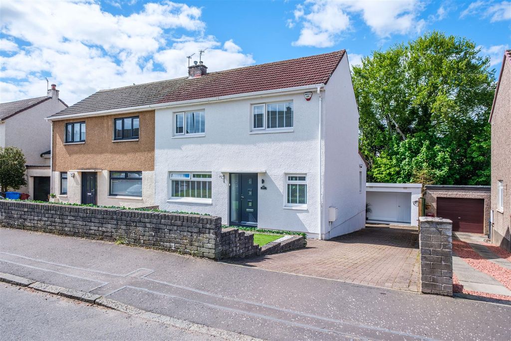Property photo 1 of 28 Laburnum Lea-1.Jpg