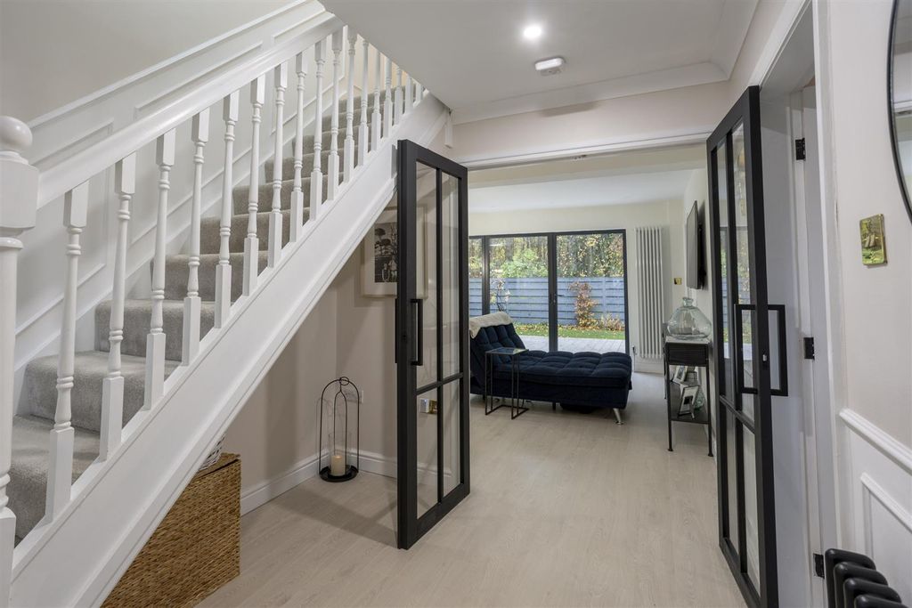 Property photo 2 of 37 2_Ashbourne_Place__4.Jpg