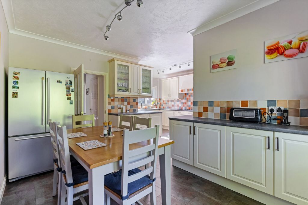 Property photo 3 of 26