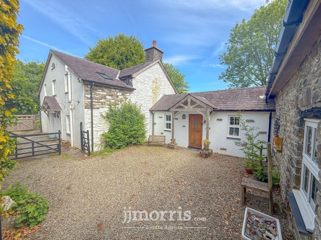 Property photo 3 of 61