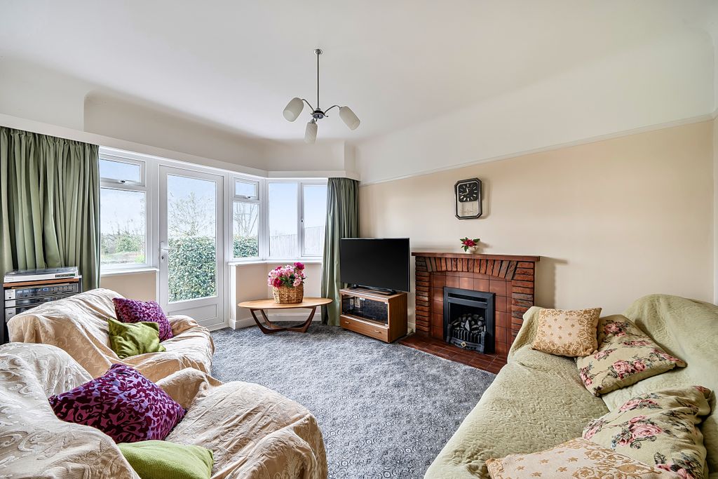 Property photo 2 of 17 1411378-10-699307Ae1Fa94