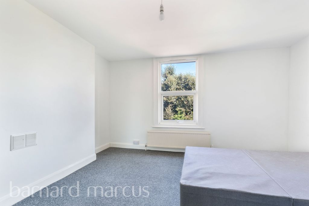 Property photo 3 of 8 Image