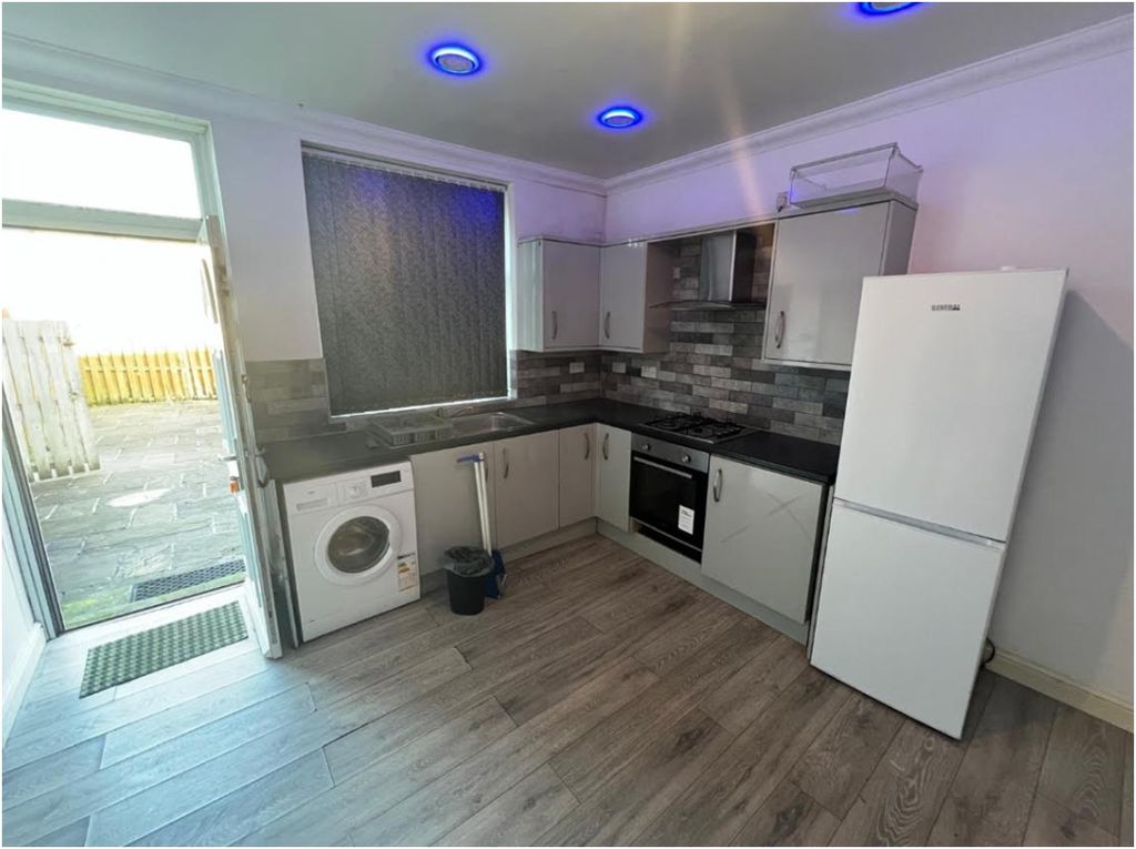 Property photo 3 of 7 Kitchen/Diner
